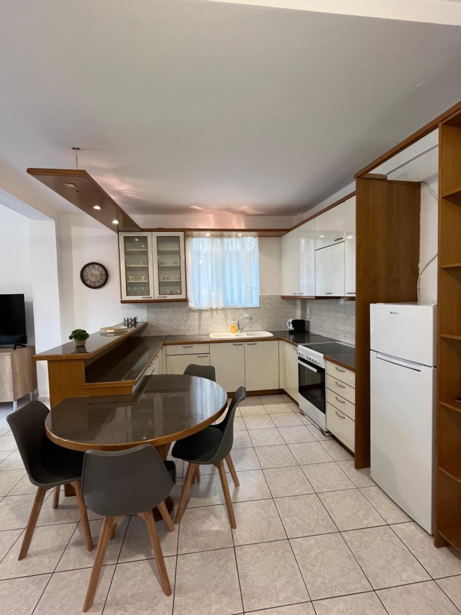 Hermanos City Apartment'S Candia Esterno foto
